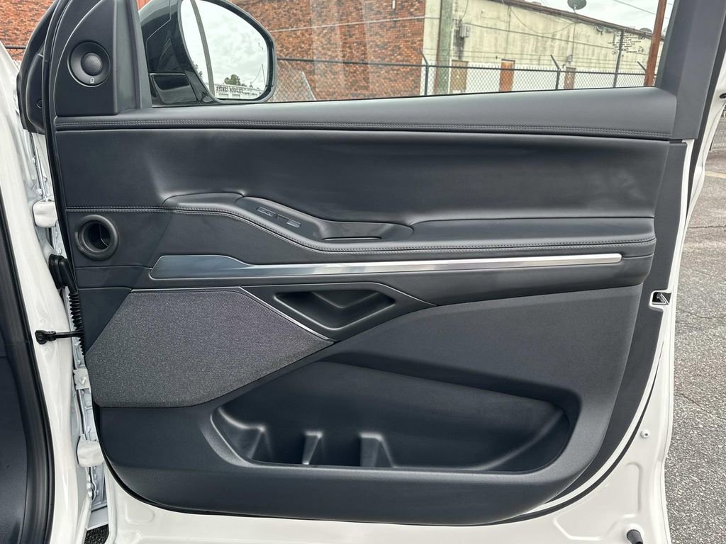 New 2025 Lincoln Navigator Reserve w/ Jet Appearance Package image 14