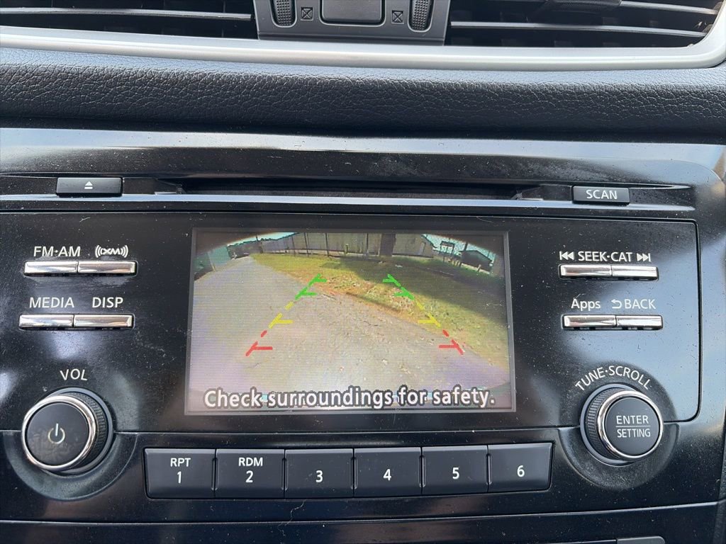 Used 2016 Nissan Rogue SV image 19