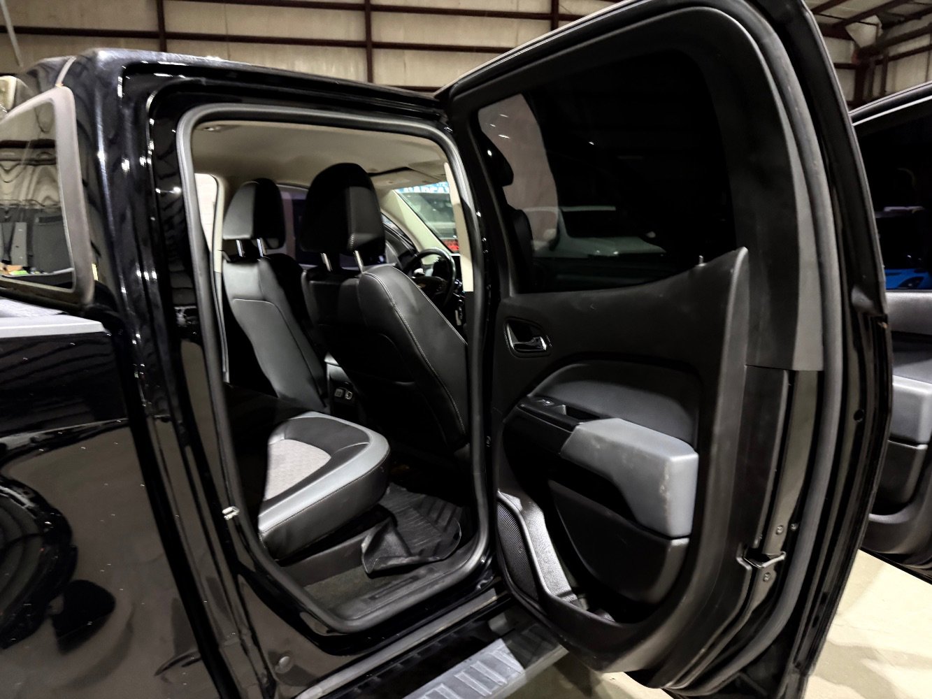Used 2018 Chevrolet Colorado Z71 AWD/4WD image 21