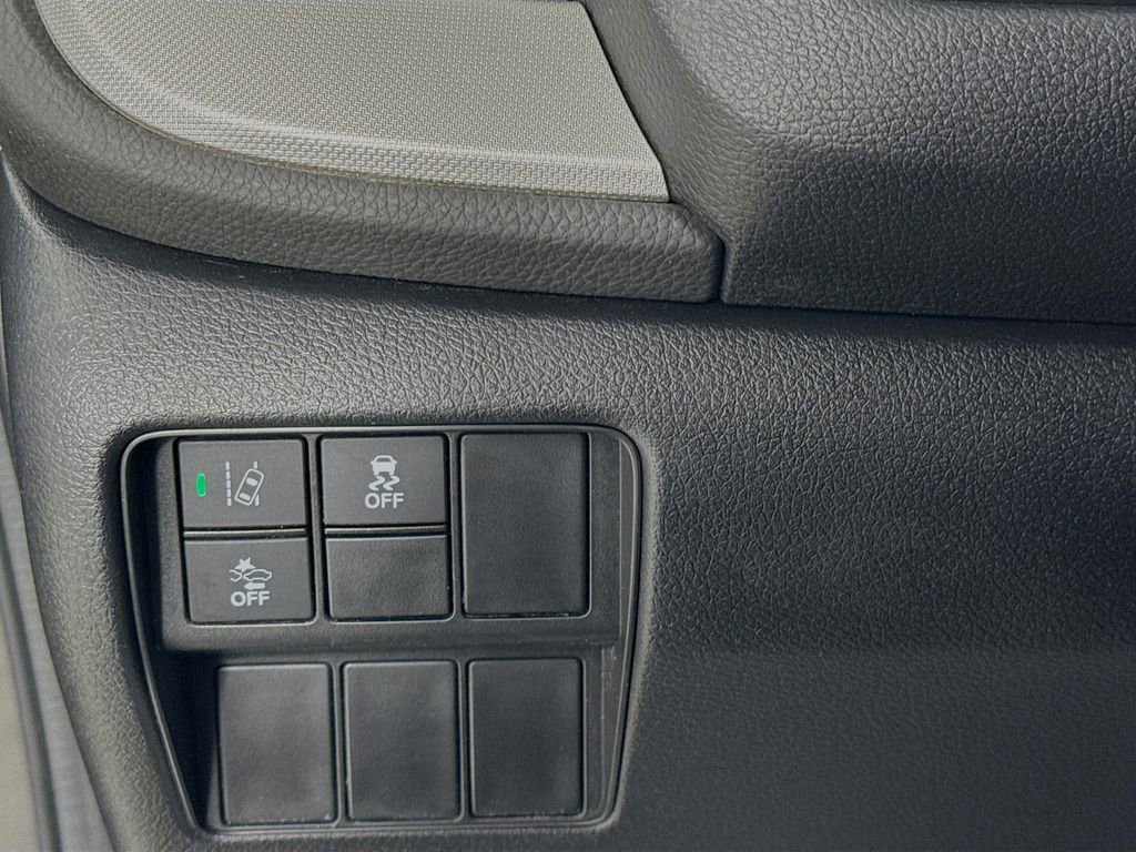 Used 2020 Honda CR-V LX image 11