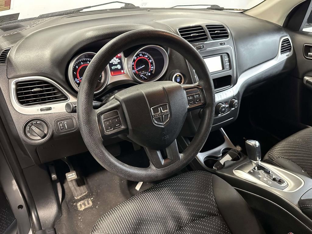 Used 2018 Dodge Journey SE w/ Blacktop Package image 9