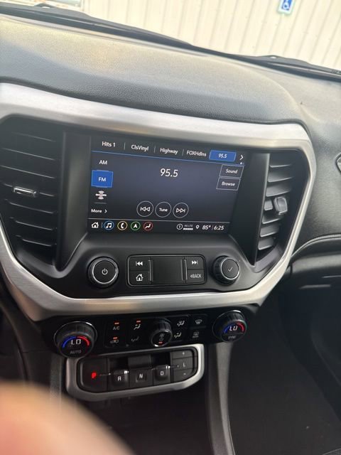 Used 2023 GMC Acadia SLT FWD image 12