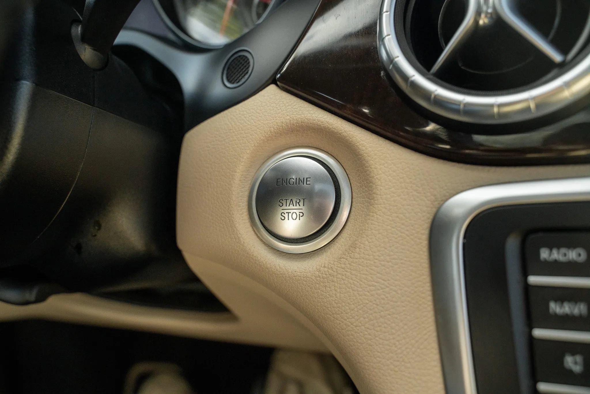 Used 2018 Mercedes-Benz CLA 250 image 24