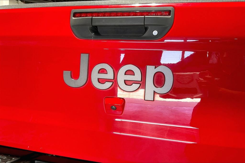 Used 2020 Jeep Gladiator Rubicon w/ Dual Top Group AWD/4WD image 39