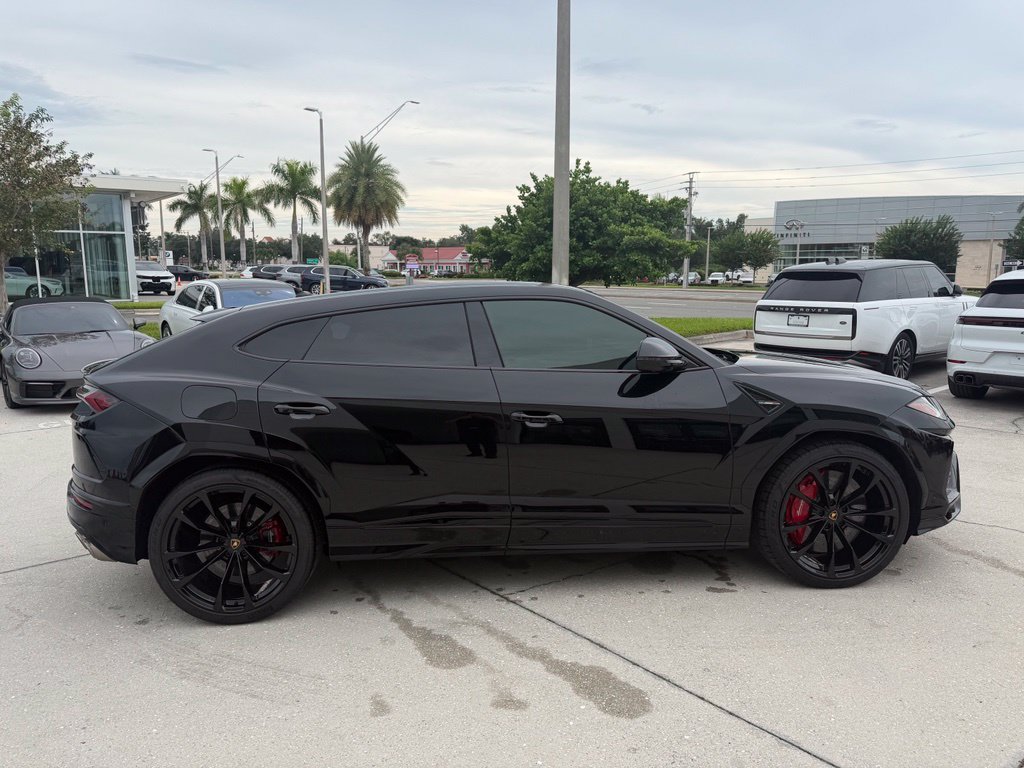 Used 2019 Lamborghini Urus AWD/4WD image 9