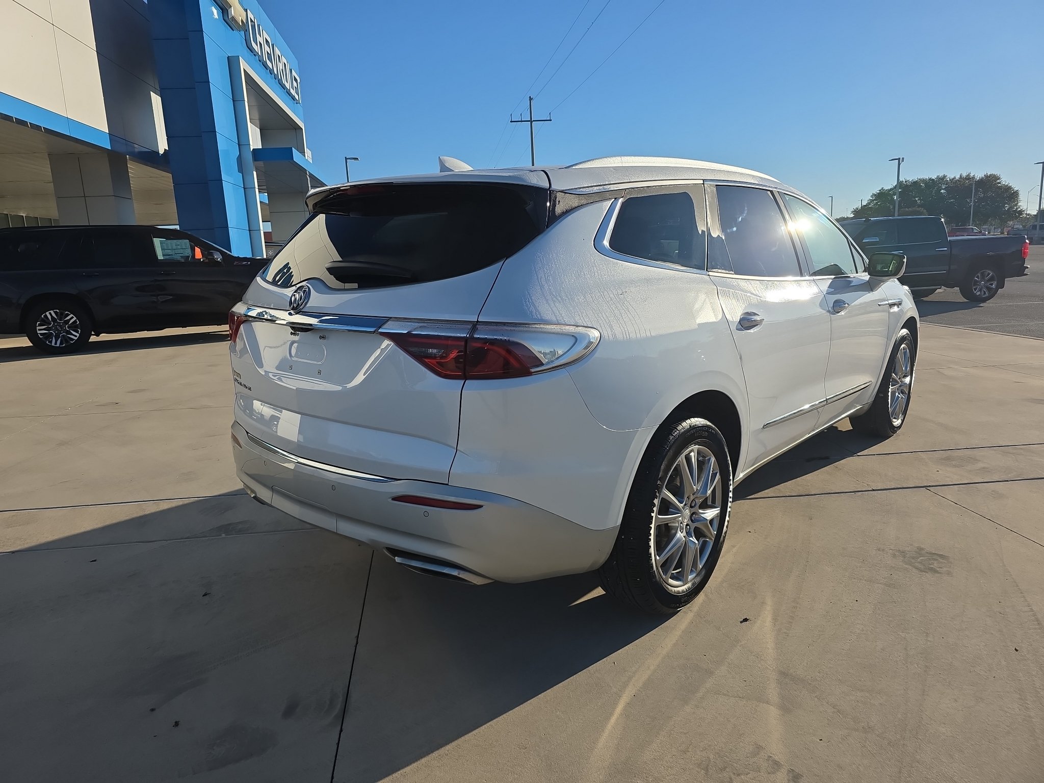 Used 2022 Buick Enclave Premium w/ Experience Buick Package FWD image 20