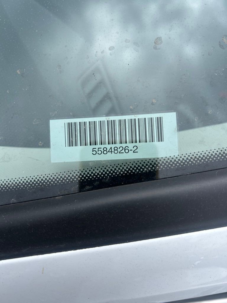 Used 2024 Volkswagen Tiguan SE image 2