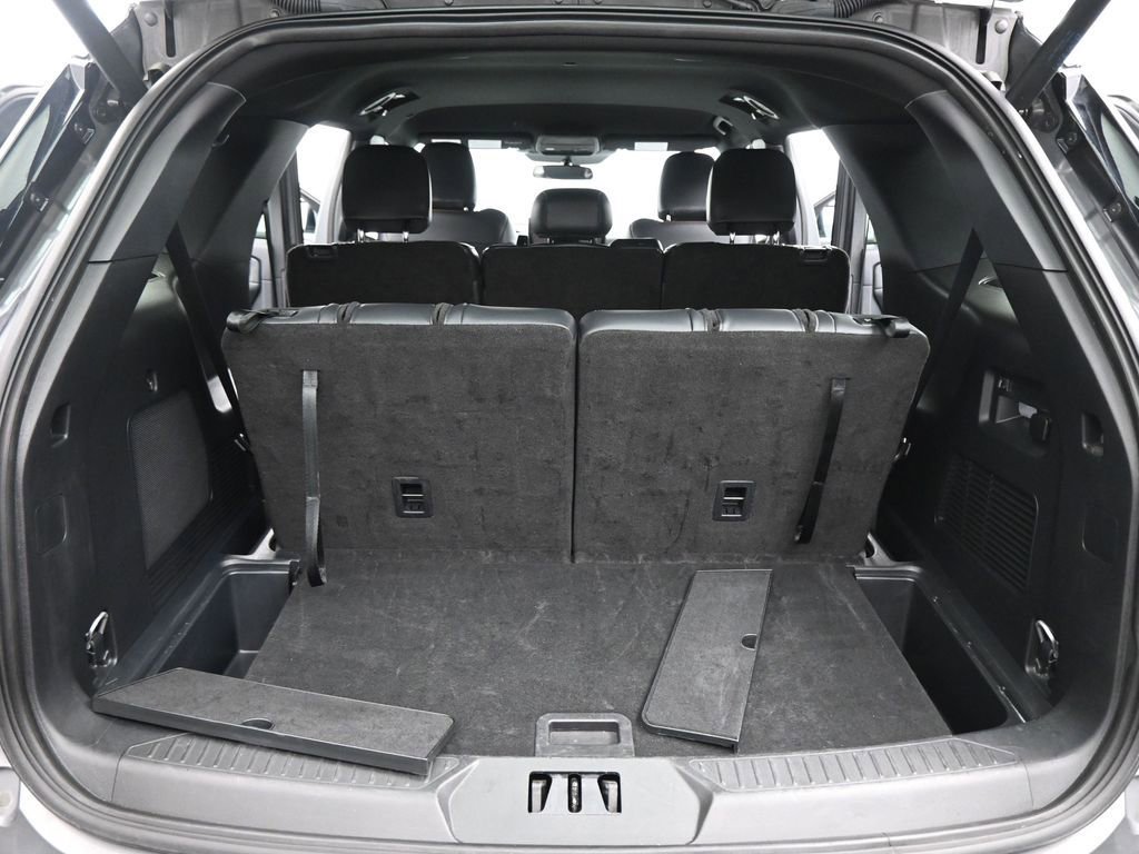 Used 2025 Ford Explorer ST-Line w/ ST-Line Street Pack image 24