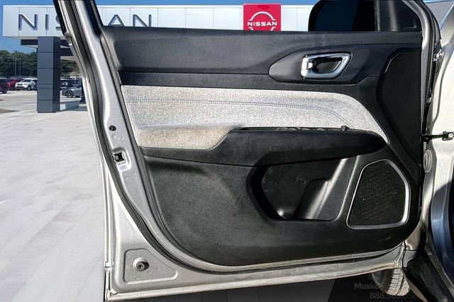 Used 2023 Jeep Compass Sport image 17