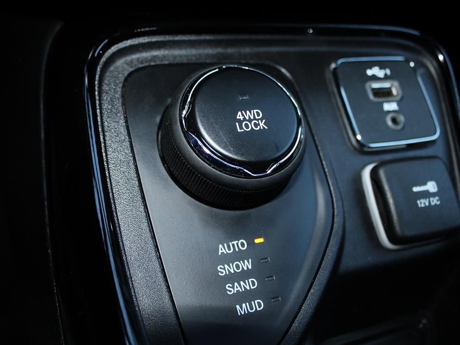 Used 2020 Jeep Compass Limited image 25