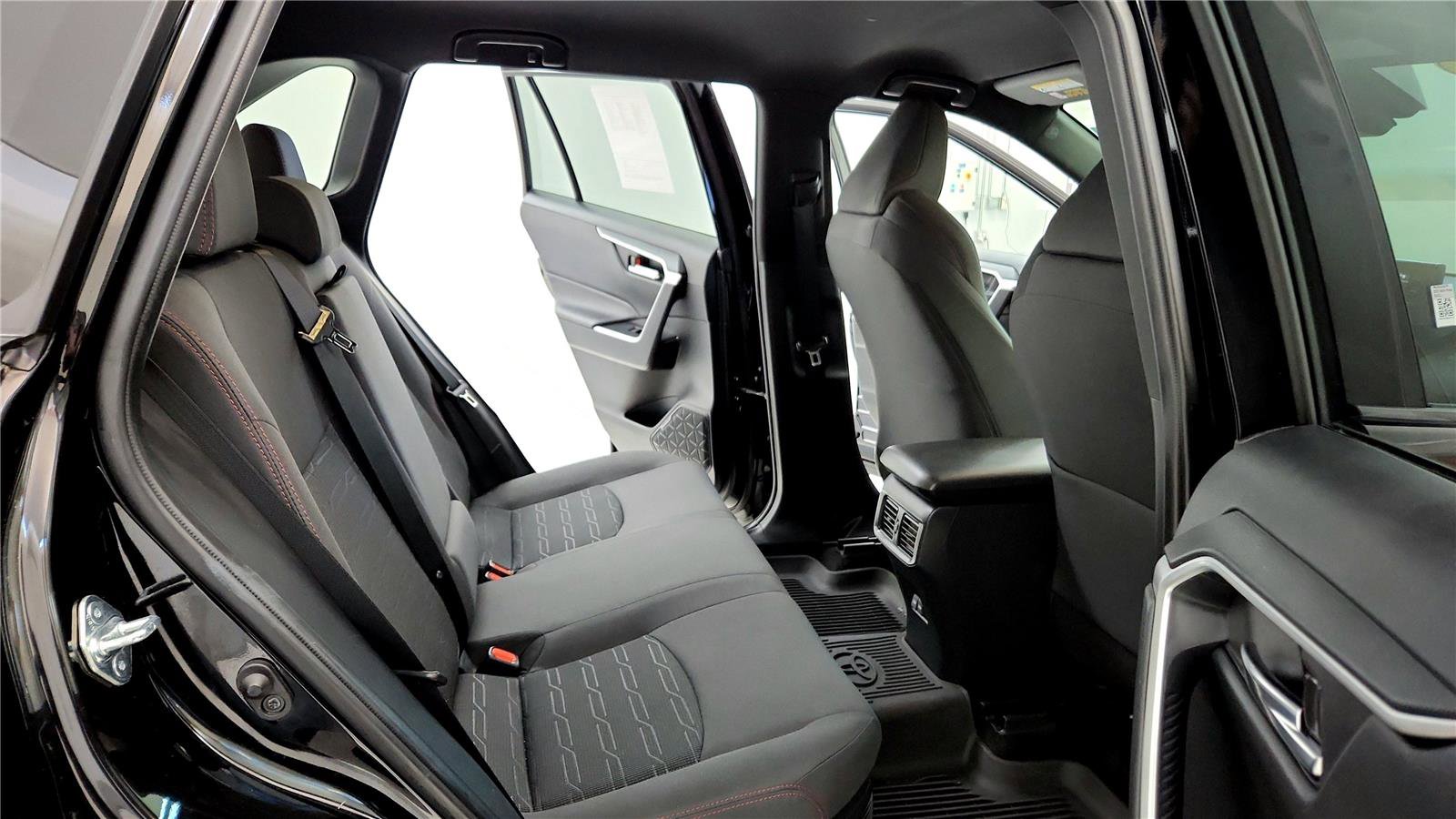 Certified 2022 Toyota RAV4 SE image 30