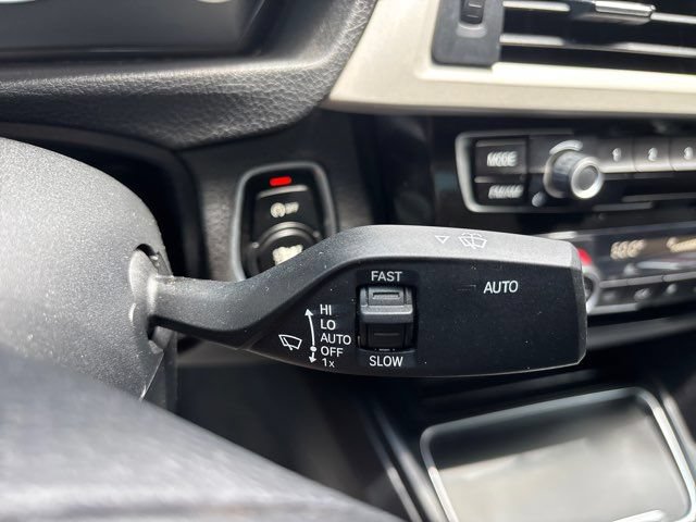 Used 2018 BMW 320i Sedan RWD image 46