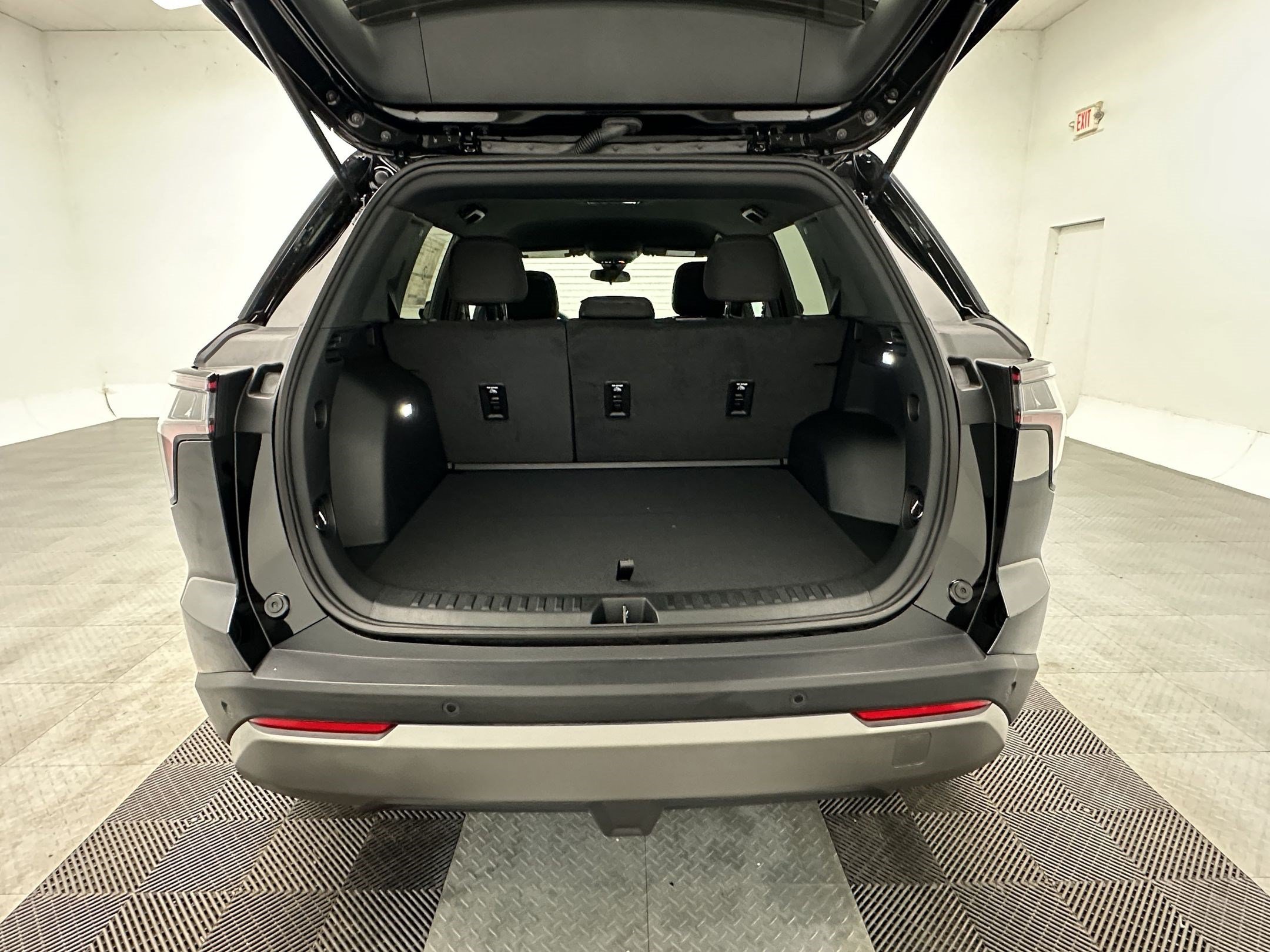 New 2027 Chevrolet Equinox LT AWD/4WD image 25