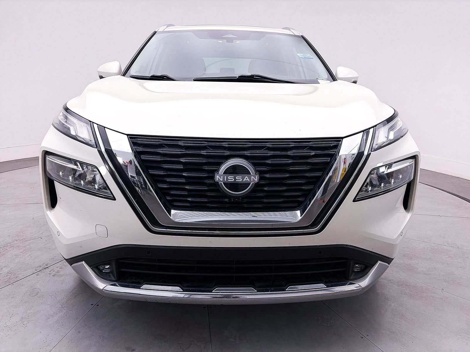 Used 2022 Nissan Rogue Platinum w/ Head-Up Display Package image 13