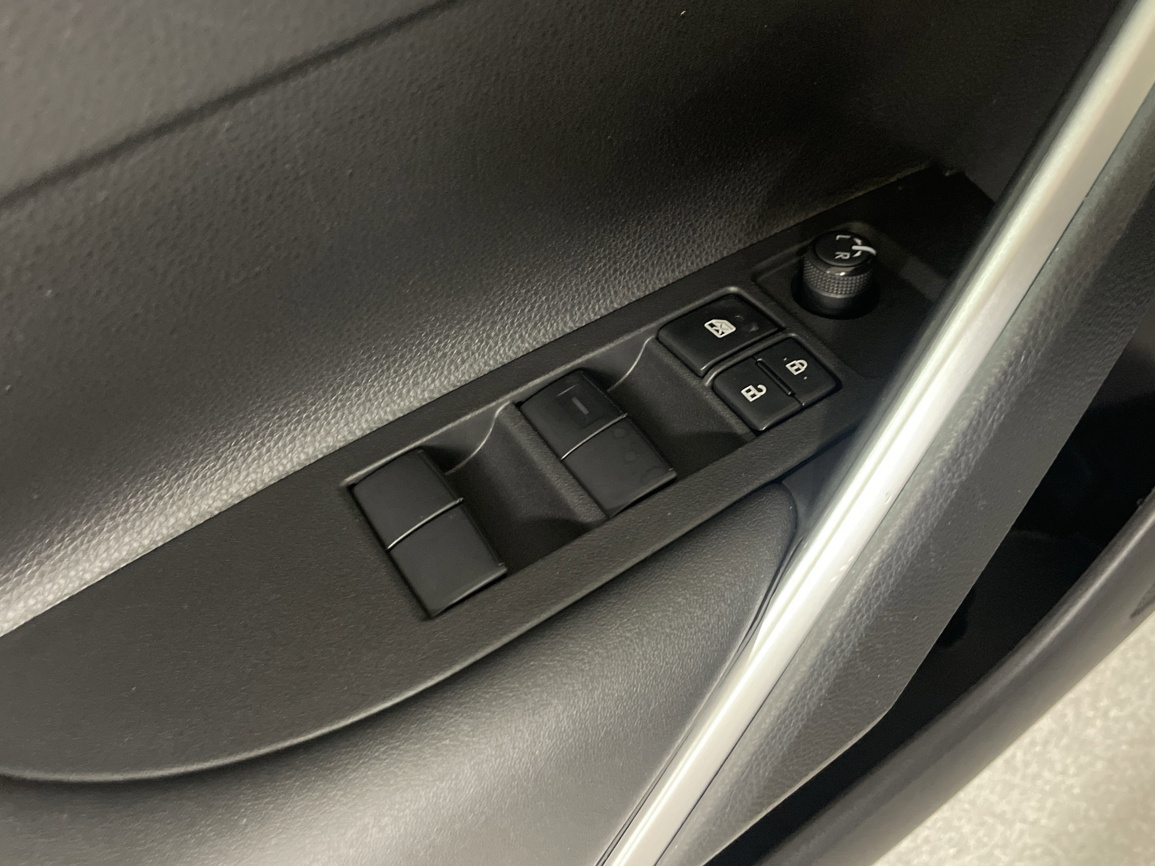 Certified 2022 Toyota Corolla Cross LE image 15