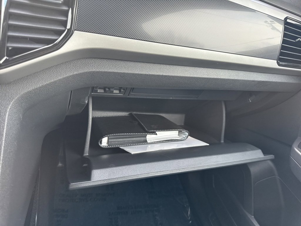 Used 2021 Volkswagen Atlas Cross Sport SEL Premium image 34