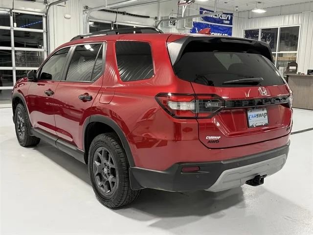 Used 2025 Honda Pilot TrailSport image 5