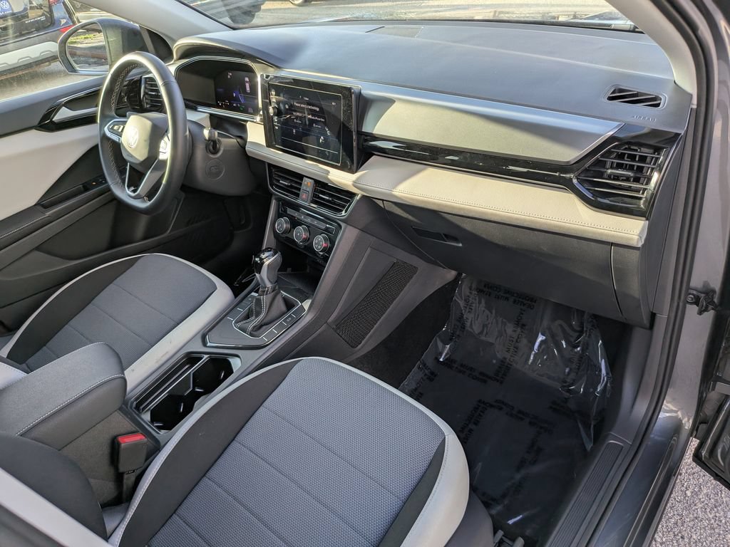 Certified 2025 Volkswagen Taos S FWD image 9