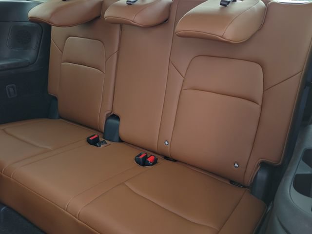Used 2023 Nissan Pathfinder Platinum AWD/4WD image 9