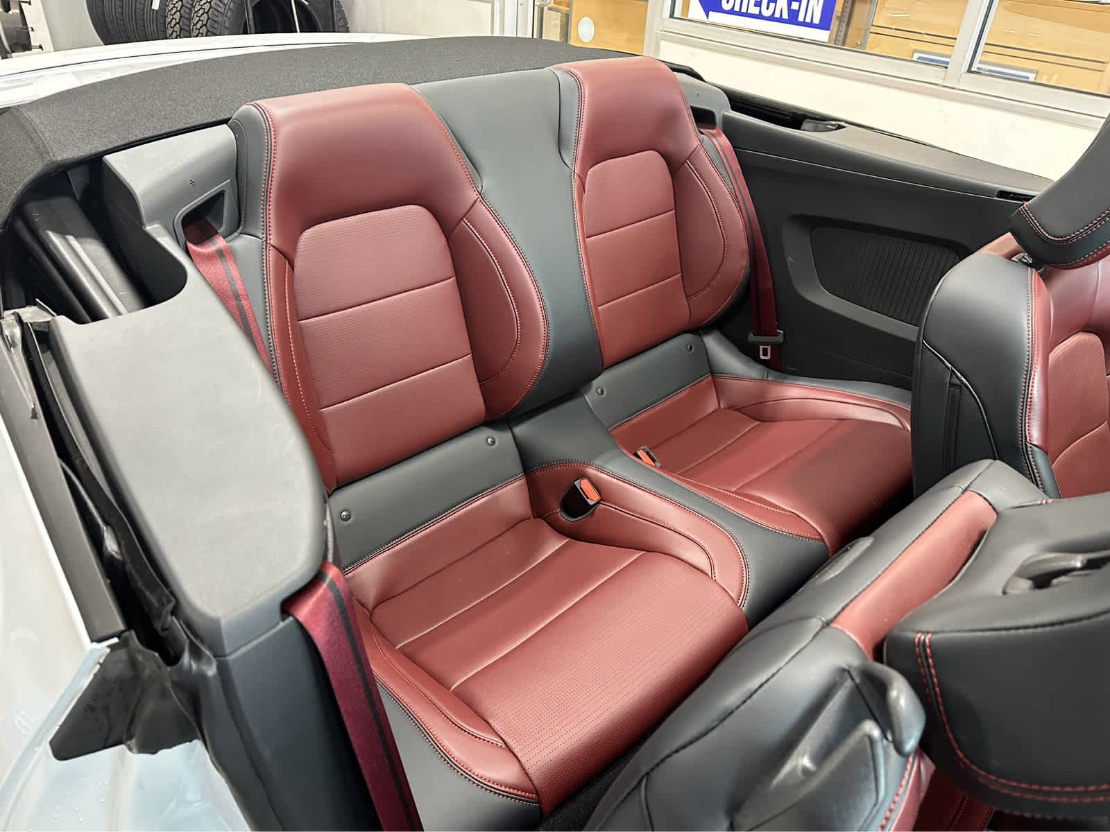 Used 2025 Ford Mustang Premium image 34