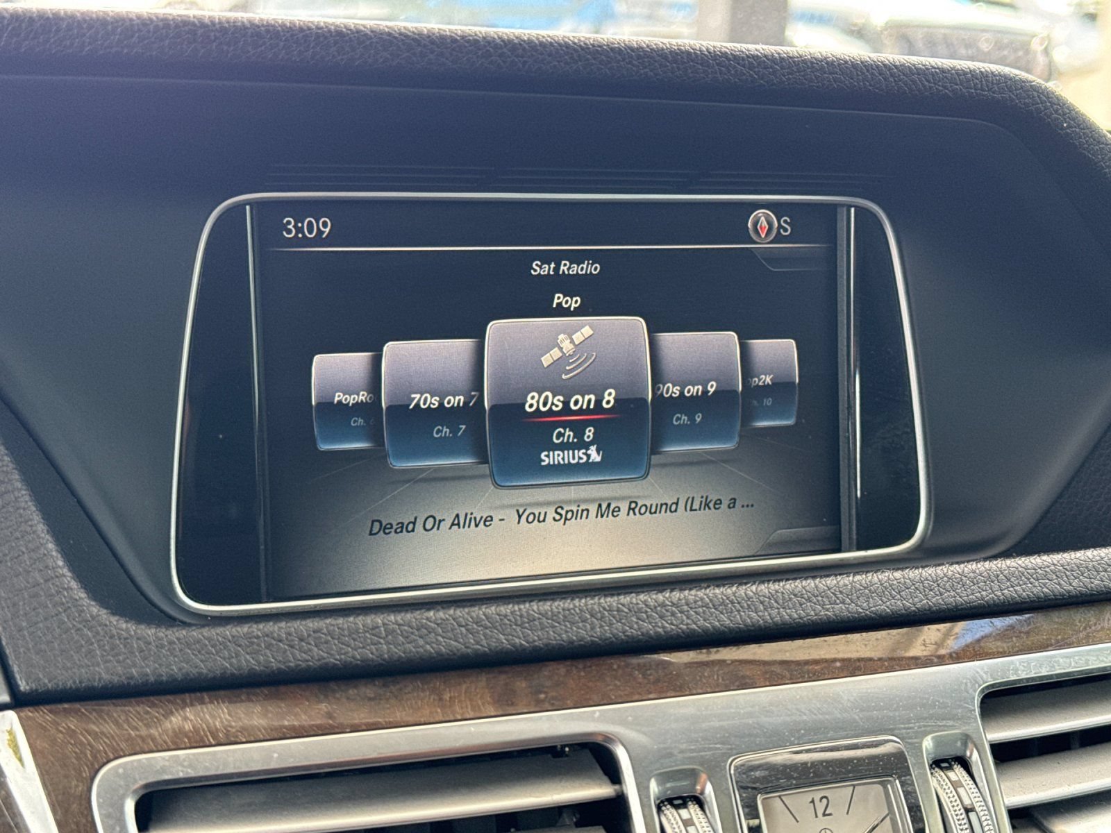 Used 2016 Mercedes-Benz E 350 4MATIC Wagon image 17