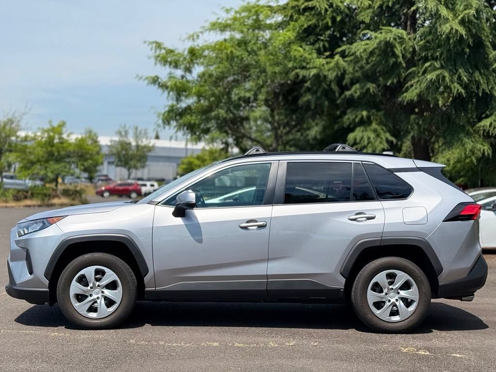 Certified 2021 Toyota RAV4 LE AWD/4WD image 2