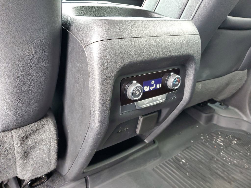 Used 2024 Chevrolet Traverse Z71 image 28