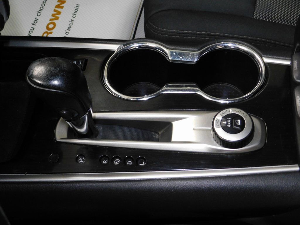 Used 2018 Nissan Pathfinder SV image 34