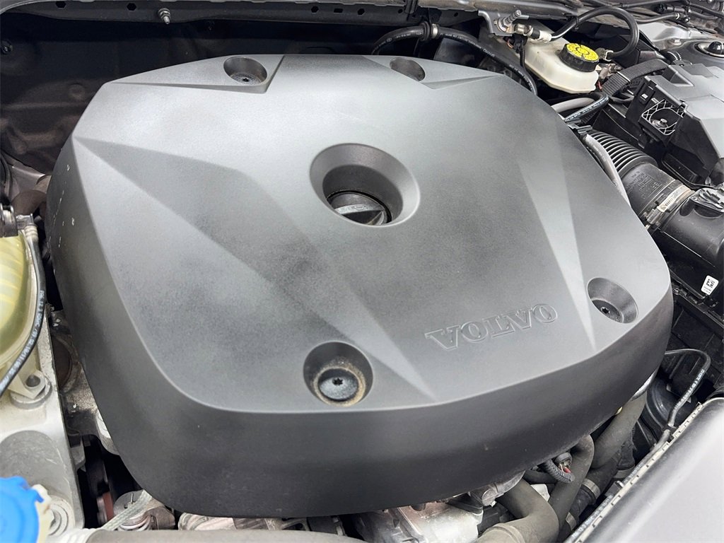 Used 2019 Volvo XC40 T5 R-Design image 58