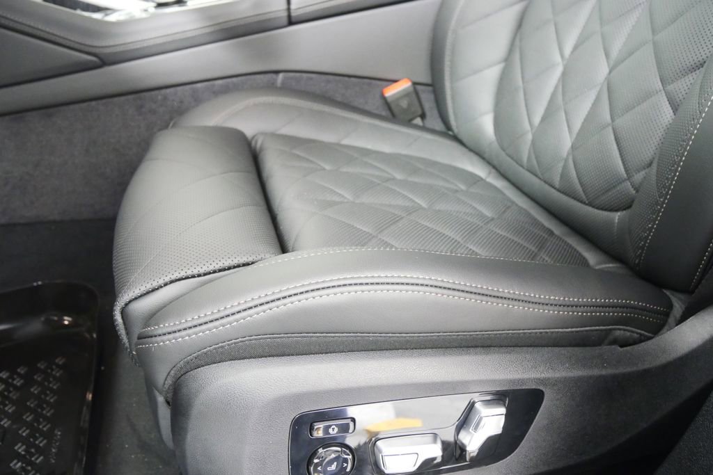 New 2026 BMW X6 xDrive40i image 8