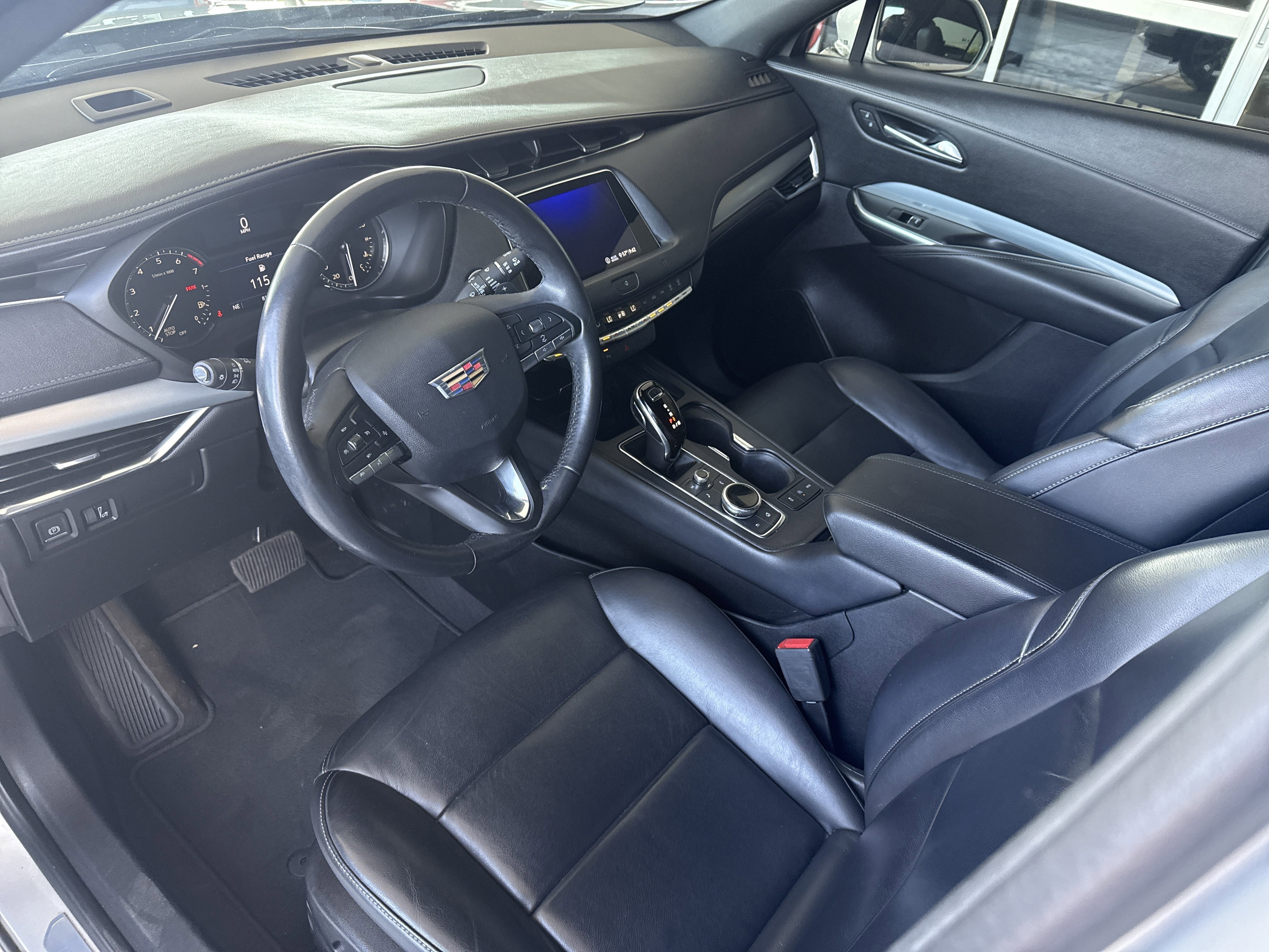 Used 2020 Cadillac XT4 Premium Luxury AWD/4WD image 17