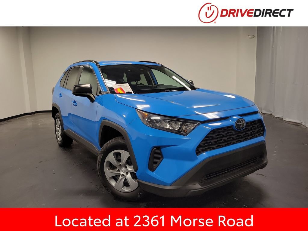 Used 2021 Toyota RAV4 LE image 1