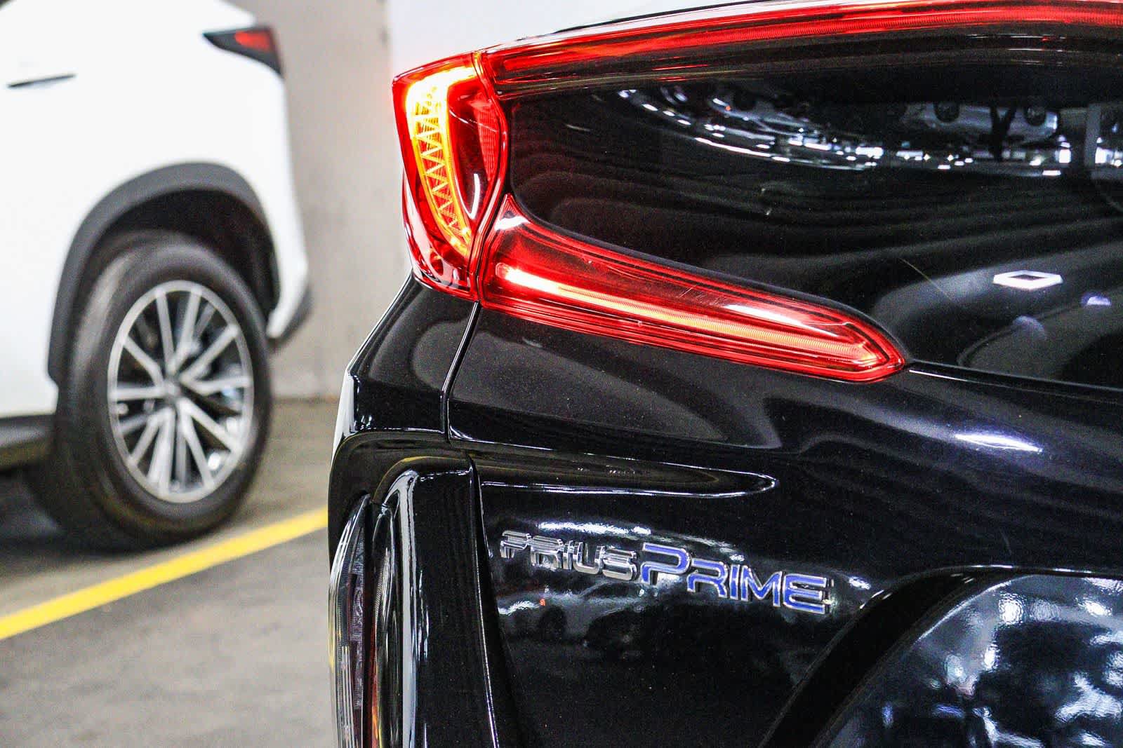 Used 2021 Toyota Prius Prime XLE FWD image 11