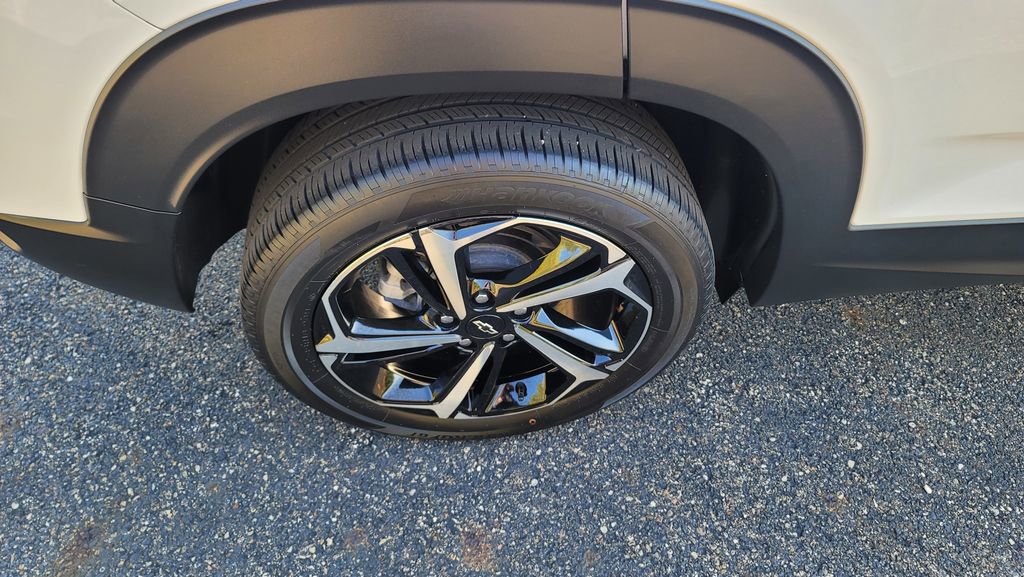 Used 2023 Chevrolet TrailBlazer RS w/ Convenience Package image 13
