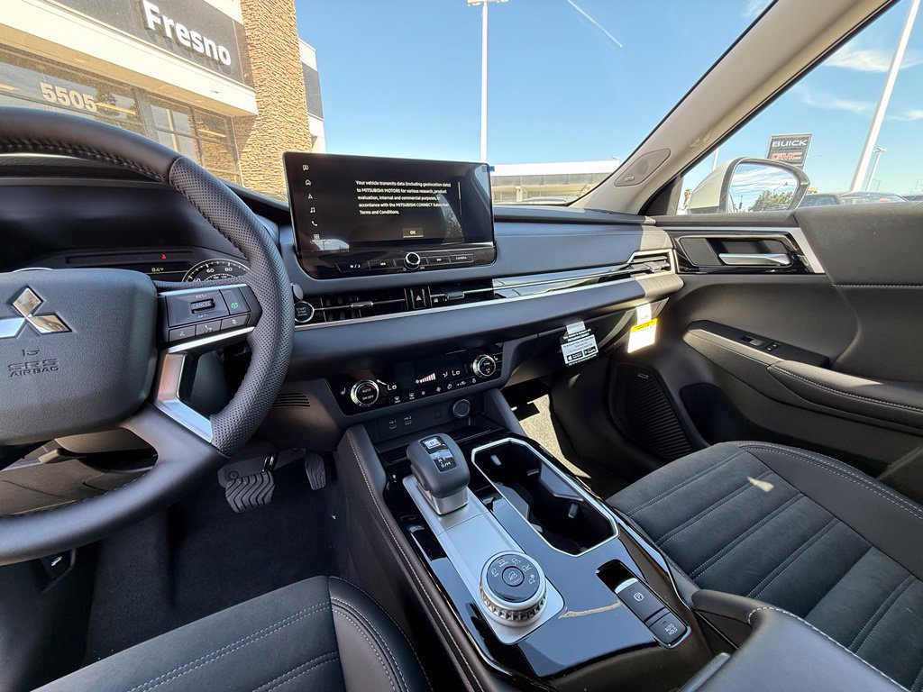 New 2026 Mitsubishi Outlander SE FWD image 25