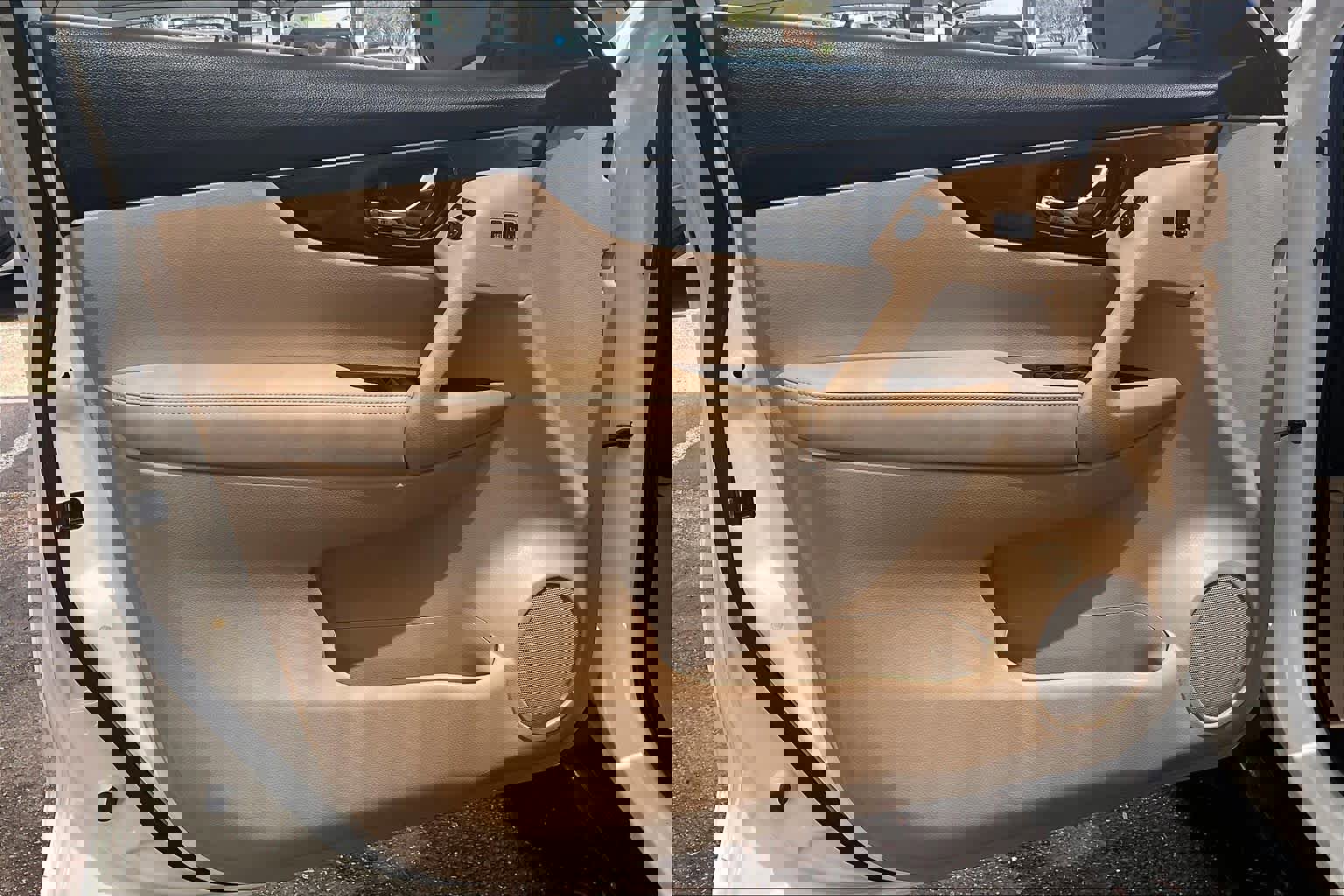 Used 2018 Nissan Rogue SV w/ Premium Package image 22