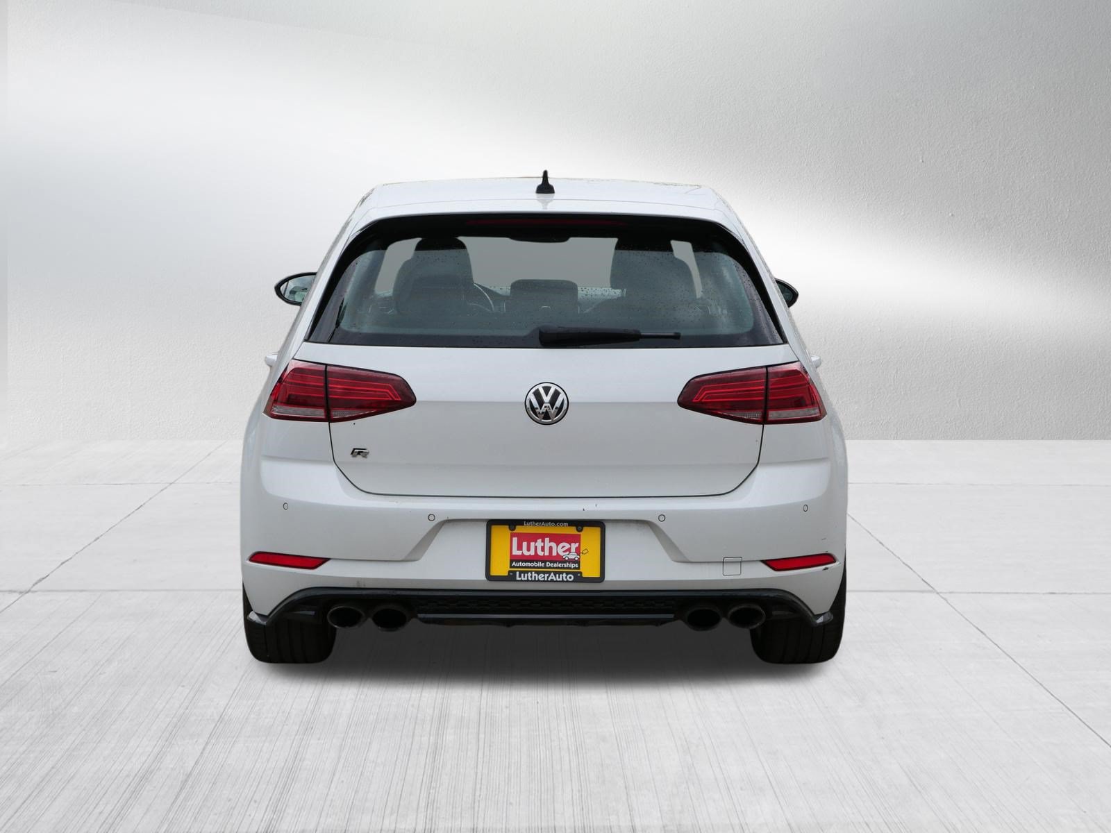 Used 2018 Volkswagen Golf R 4-Door AWD/4WD image 6