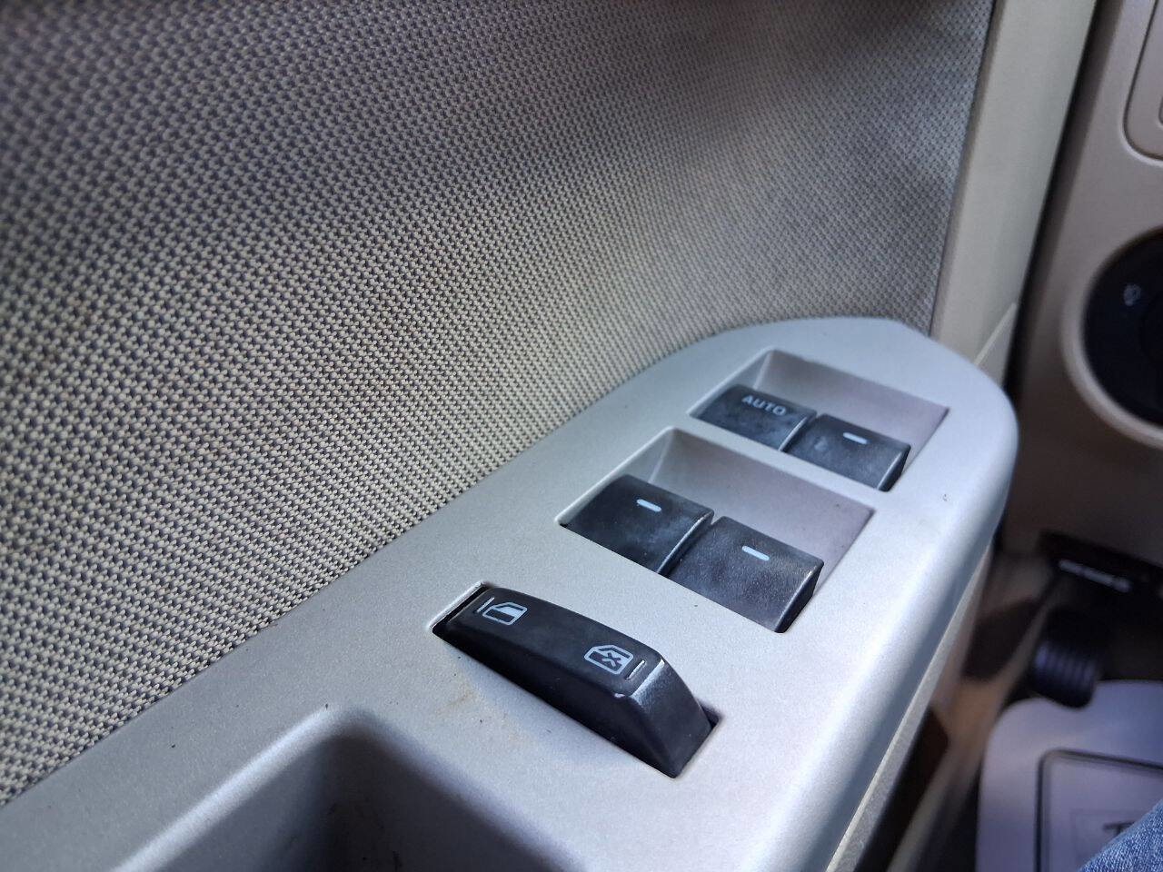 Used 2011 Ford Escape XLT FWD image 16