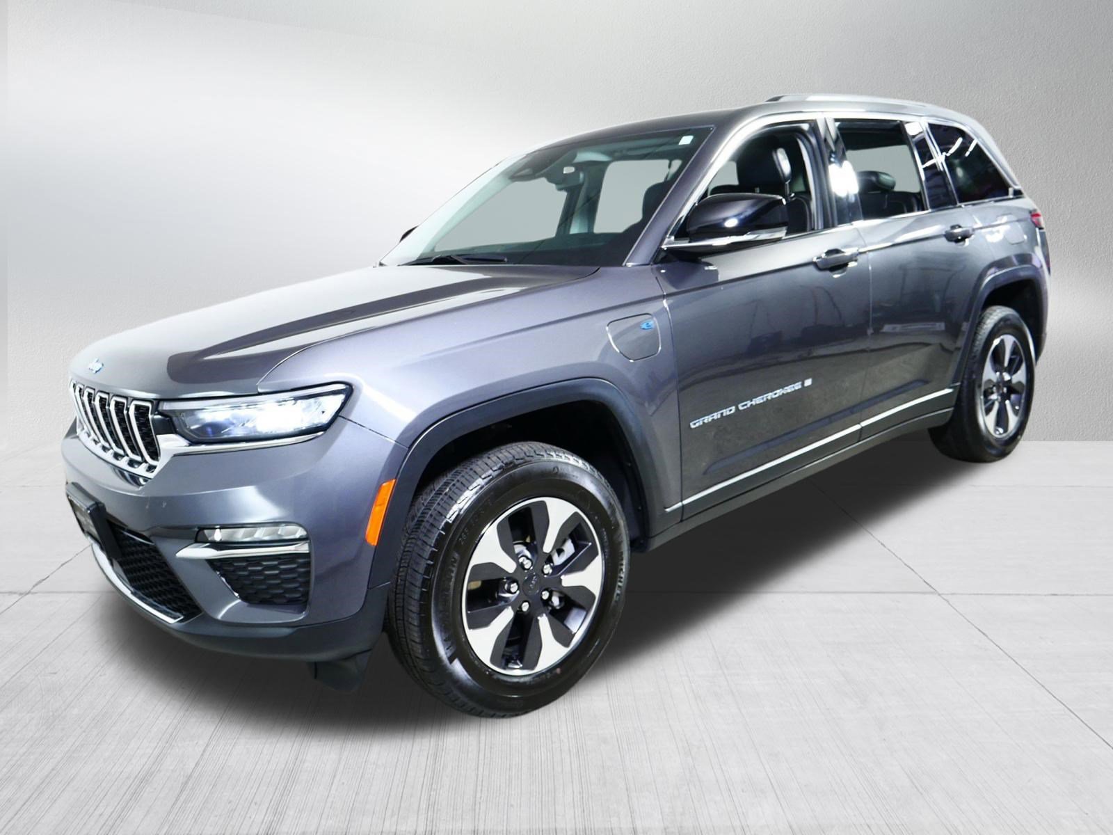 Used 2023 Jeep Grand Cherokee 4WD 4xe image 3