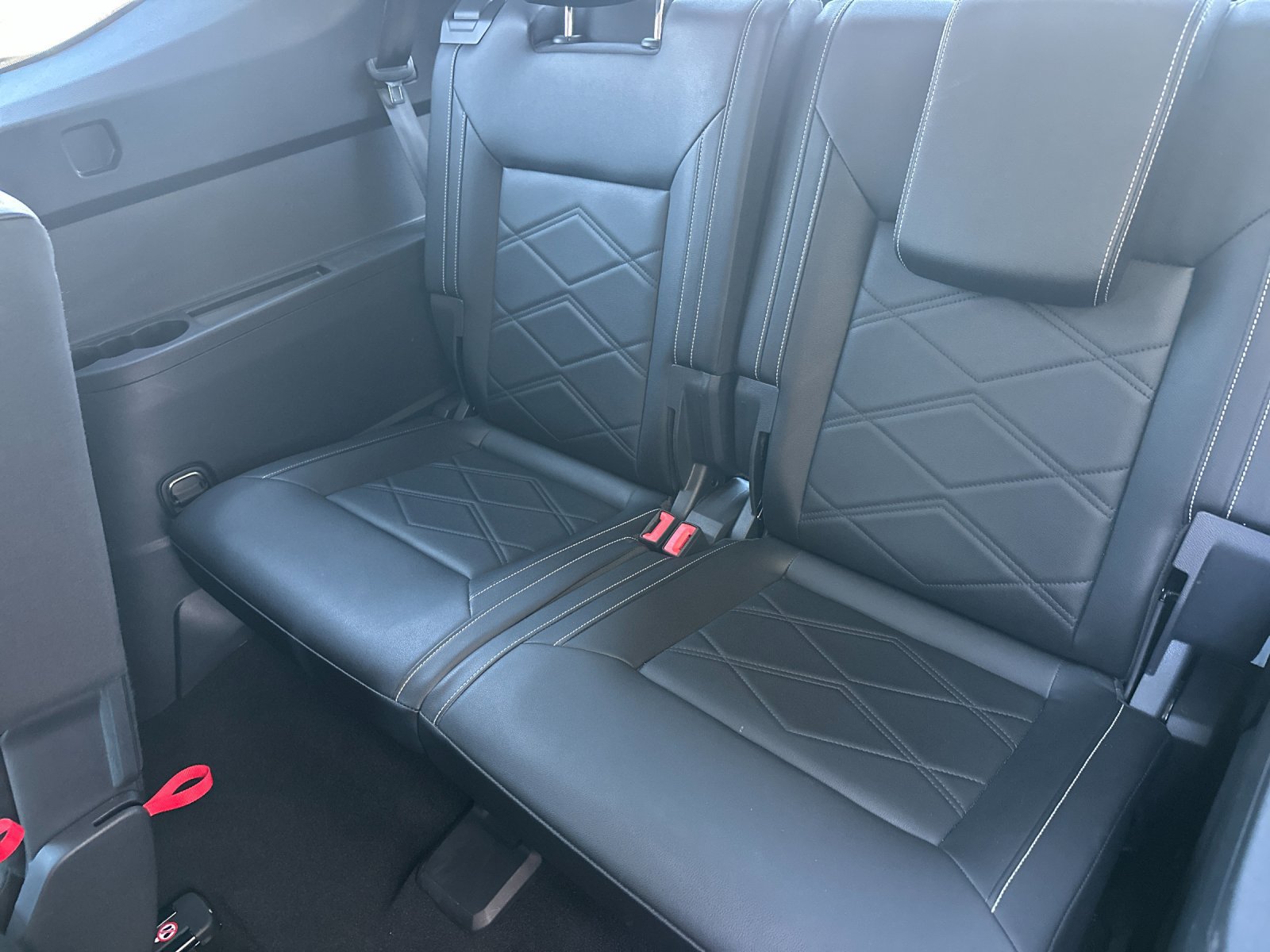 Used 2025 Volkswagen Atlas SE AWD/4WD image 18
