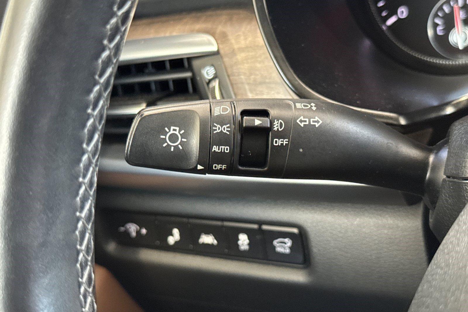 Used 2022 Kia Telluride SX w/ SX Prestige Package AWD/4WD image 35