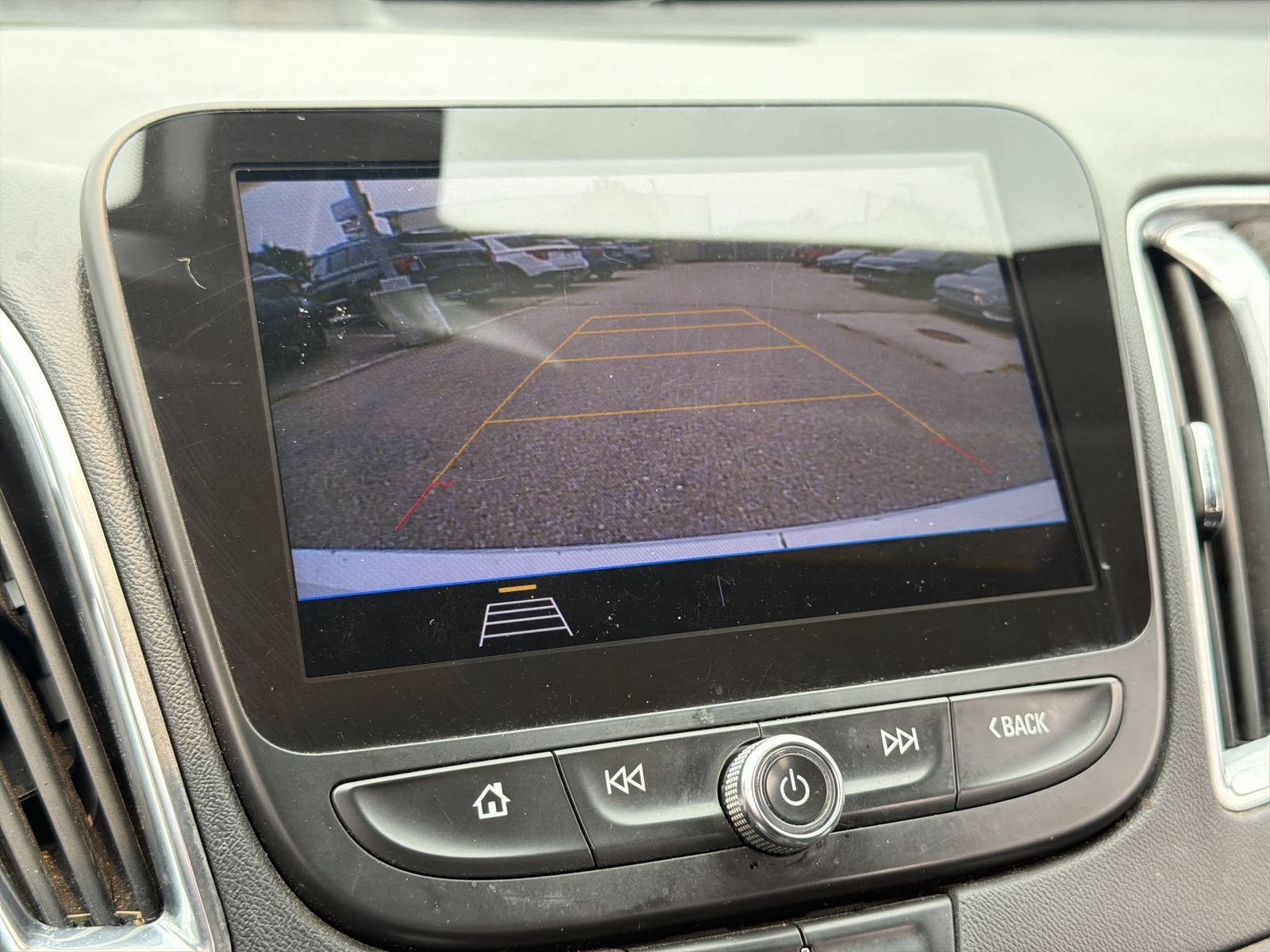 Used 2020 Chevrolet Malibu LT FWD image 33