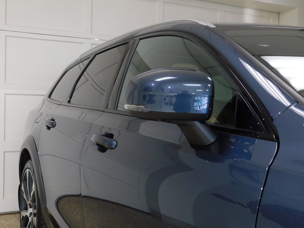 Used 2026 Volvo V90 B6 Cross Country Ultra image 9