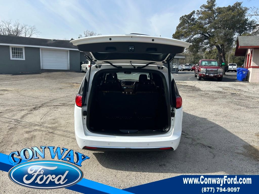 Used 2020 Chrysler Pacifica Limited image 8