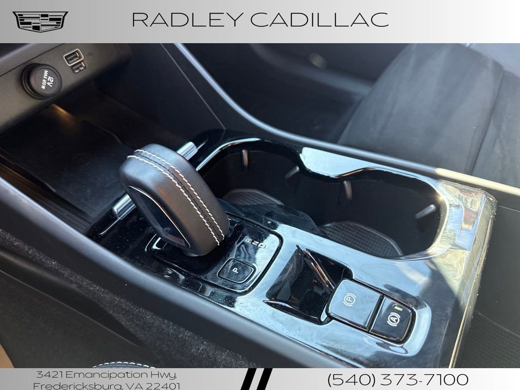 Used 2020 Volvo XC40 T5 R-Design image 18