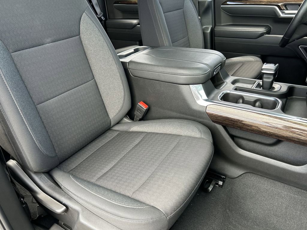 Used 2025 GMC Sierra 1500 Elevation image 27