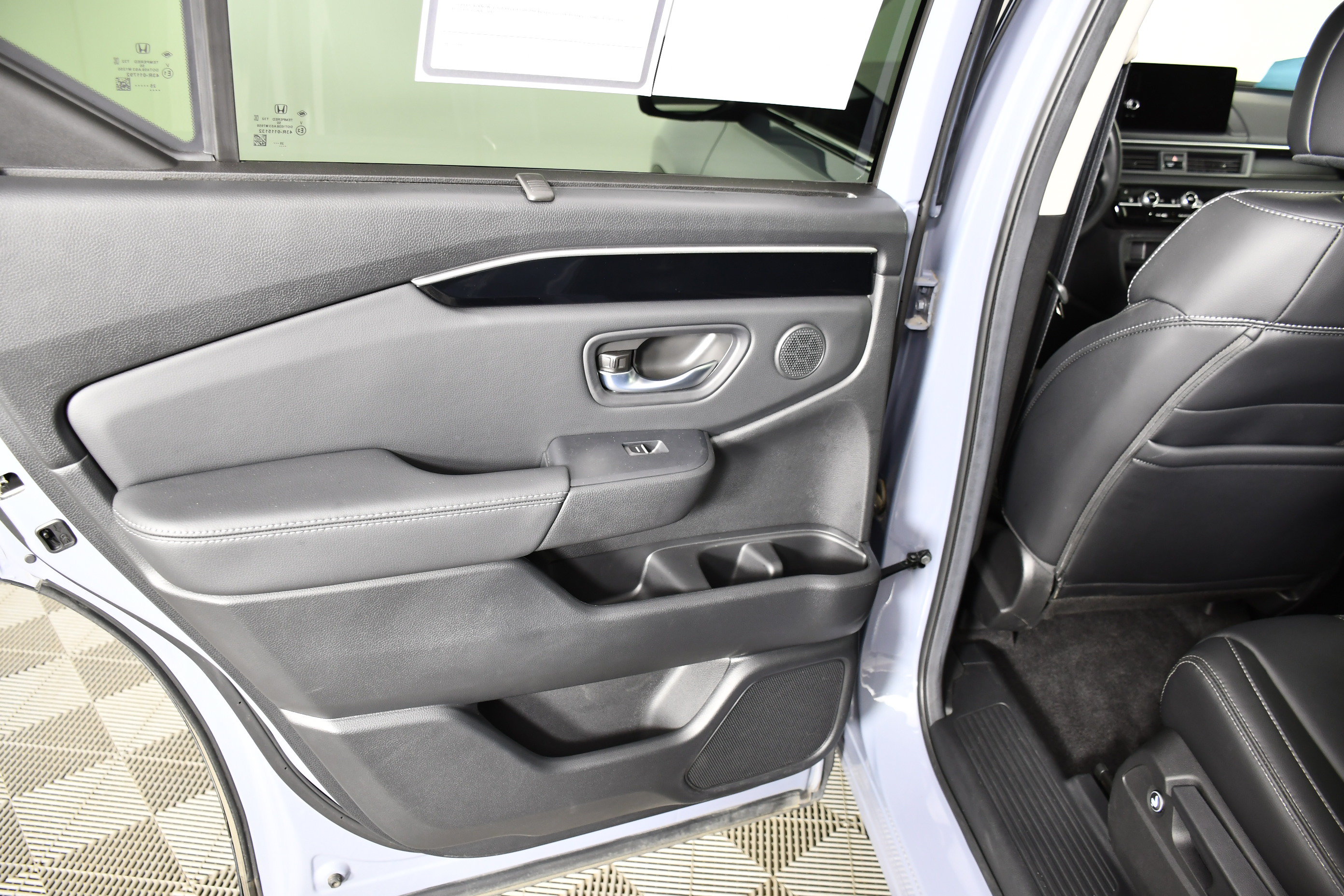 Certified 2025 Honda Pilot Touring image 46