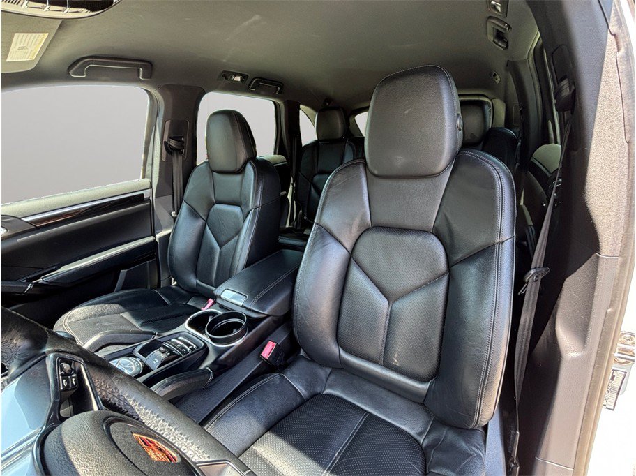 Used 2018 Porsche Cayenne AWD/4WD image 19