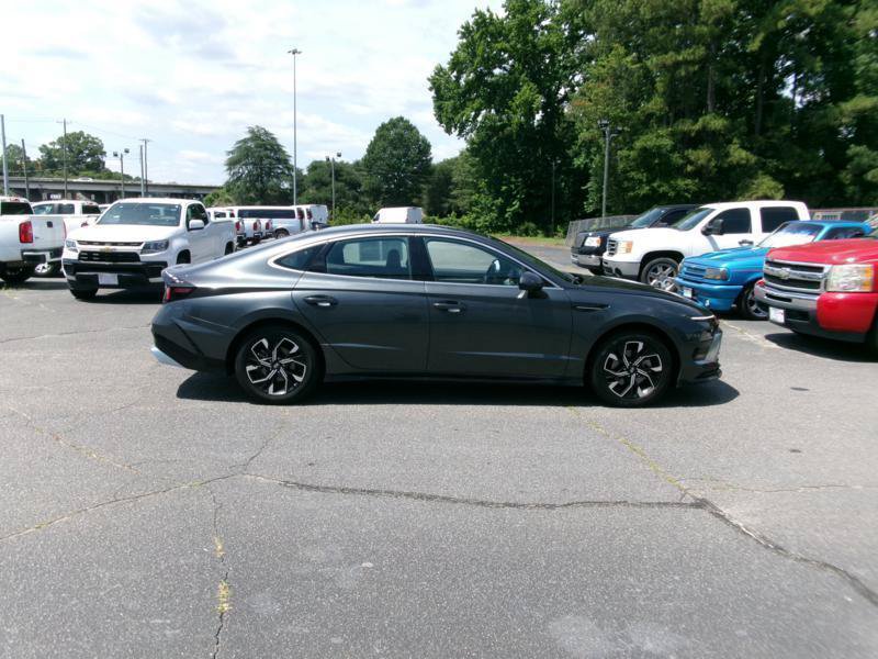 Used 2025 Hyundai Sonata SEL FWD image 5