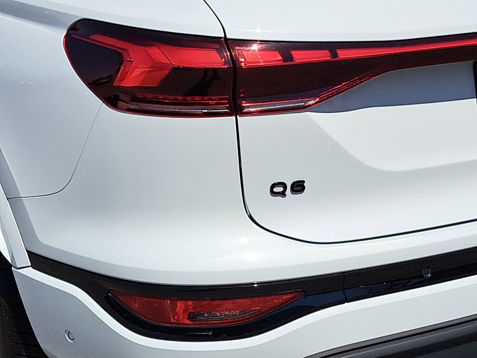 Certified 2025 Audi Q6 e-tron Premium Plus w/ Premium Plus AWD/4WD image 36